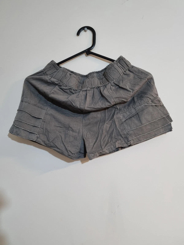 WOMENS SMALL KHAKI SHORTS