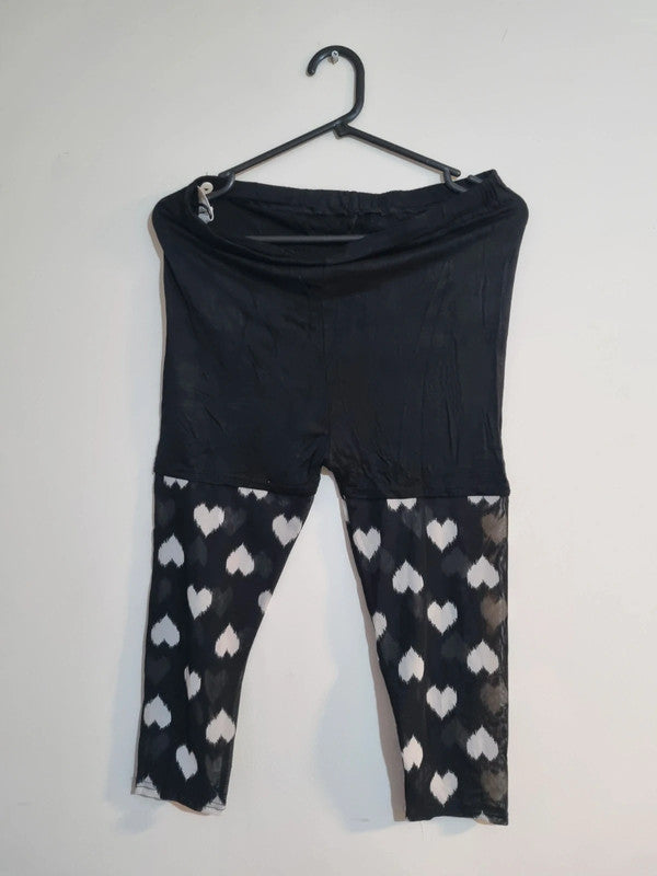 WOMENS SMALL BLACK/HEART PATTERN LEGGINGS