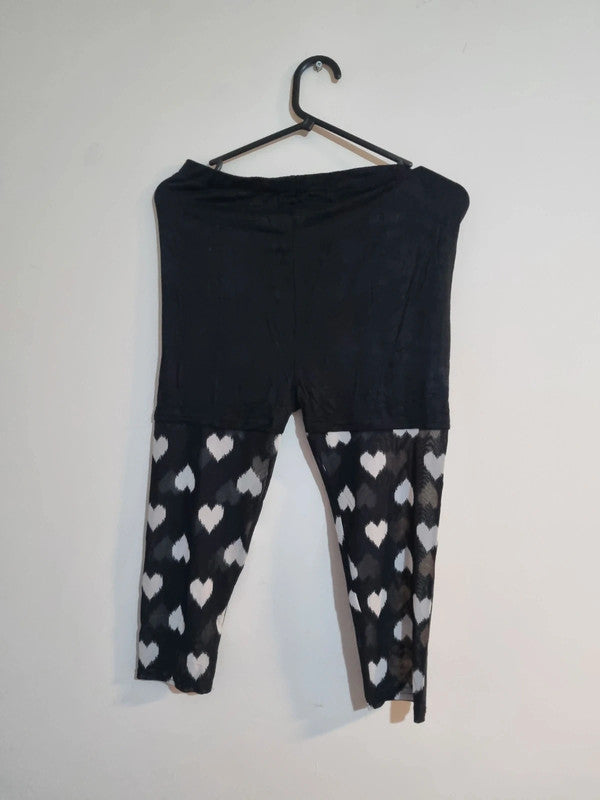WOMENS SMALL BLACK/HEART PATTERN LEGGINGS