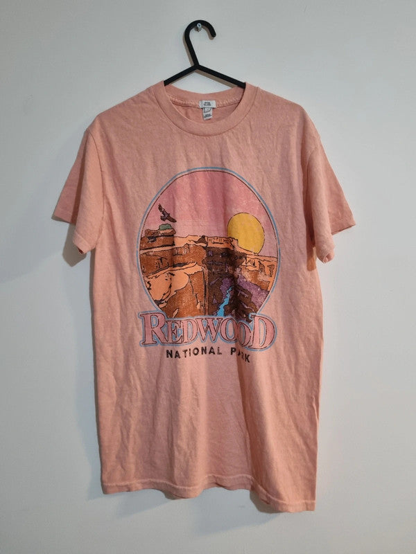 WOMENS SIZE 8 RIVER ISLAND PEACH REDWOOD NATIONAL PARK T-SHIRT