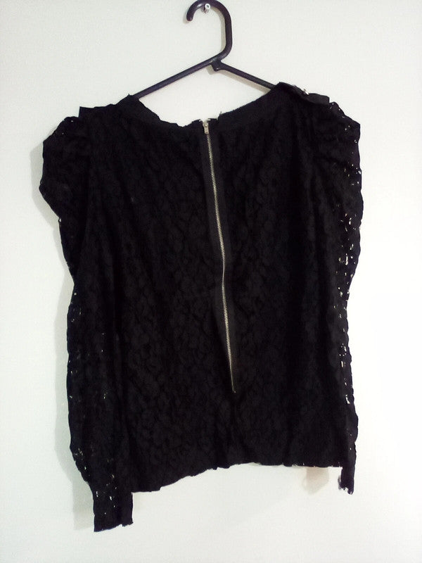 WOMENS MEDIUM BLACK TOP WITH POCKETS