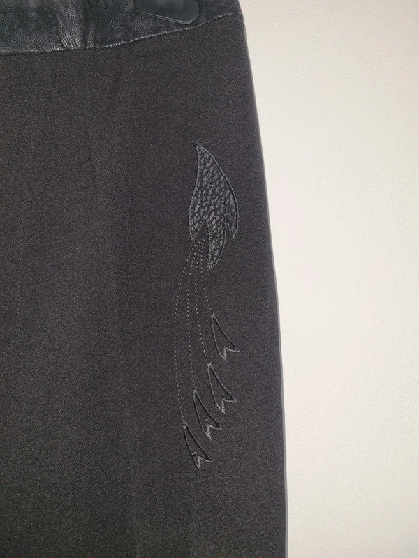 SIZE 28 WOMENS BLACK TROUSERS WITH A BIRD PATTERN ON SIDE