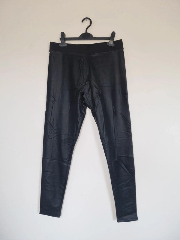 MEDIUM WOMENS BLACK PU, FAUX LEATHER PANTS