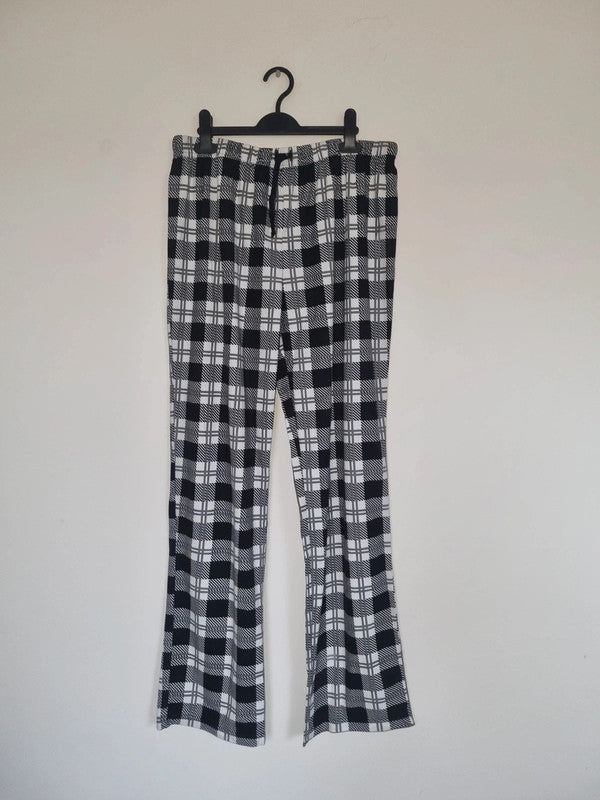 MEDIUM ADULTS CHEQUERED PAJAMA BOTTOMS