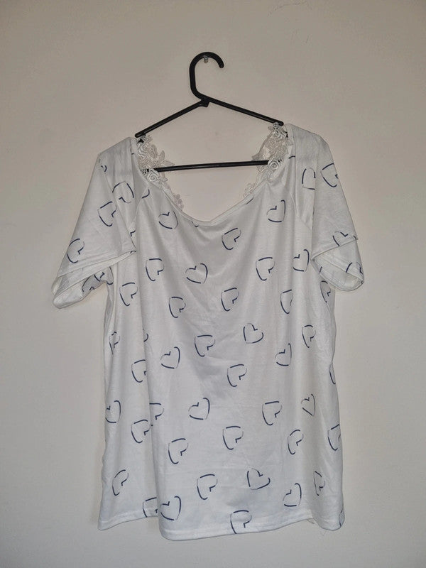 2XL WOMENS WHITE/BLUE HEARTS T-SHIRT