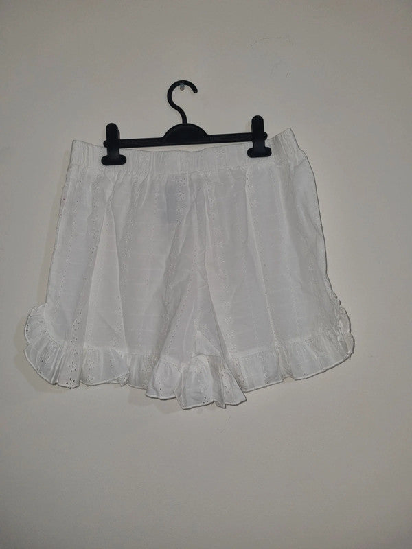 MEDIUM WOMEN'S WHITE DOROTHY PERKINS SHORTS