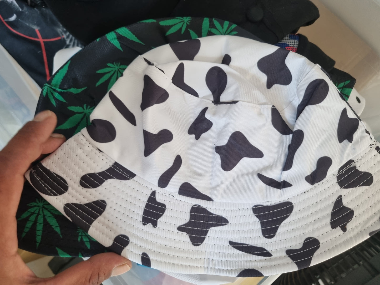 ADULT REVERSABLE BUCKET HAT