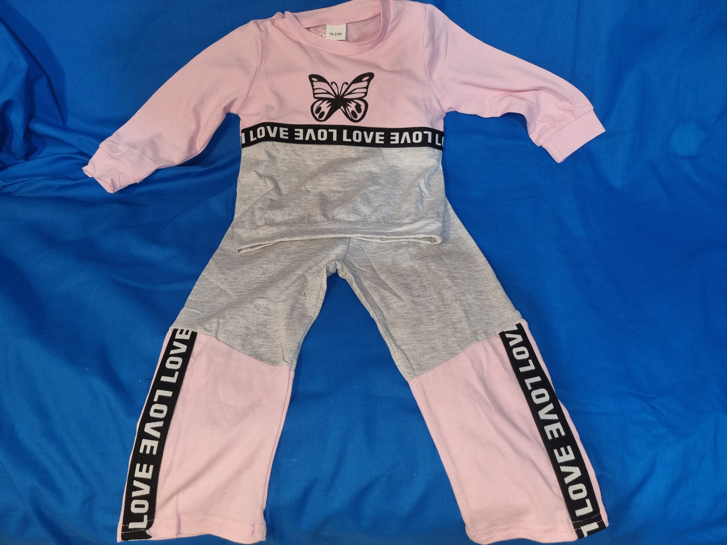 18-24 MONTH OLD CHILDRENS LIGHT JUMPER AND BOTTOMS