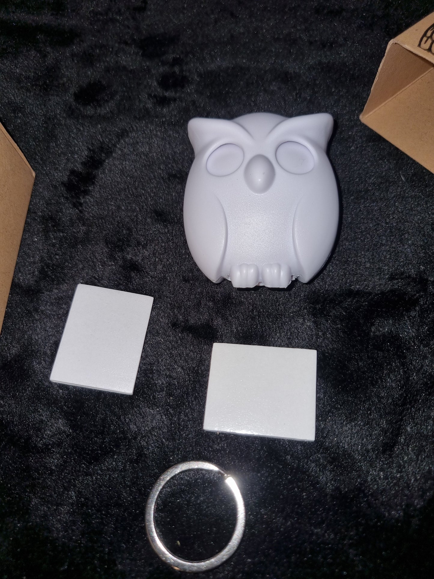 WHITE NIGHT OWL KEY HOLDER