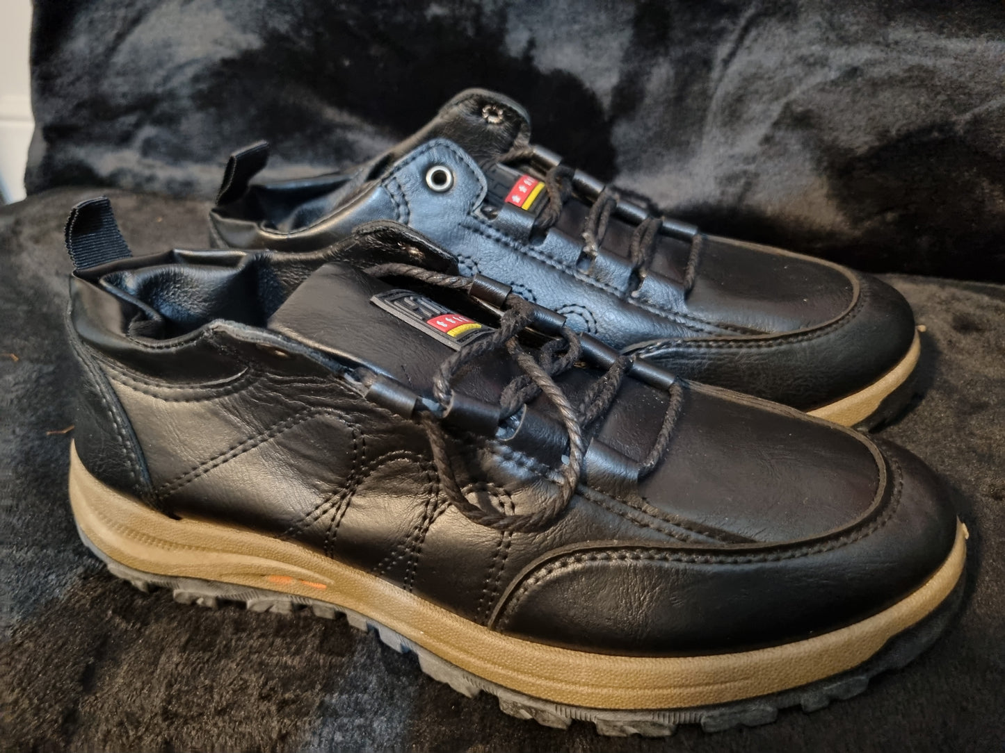 HTF SHOES SIZE 7.5