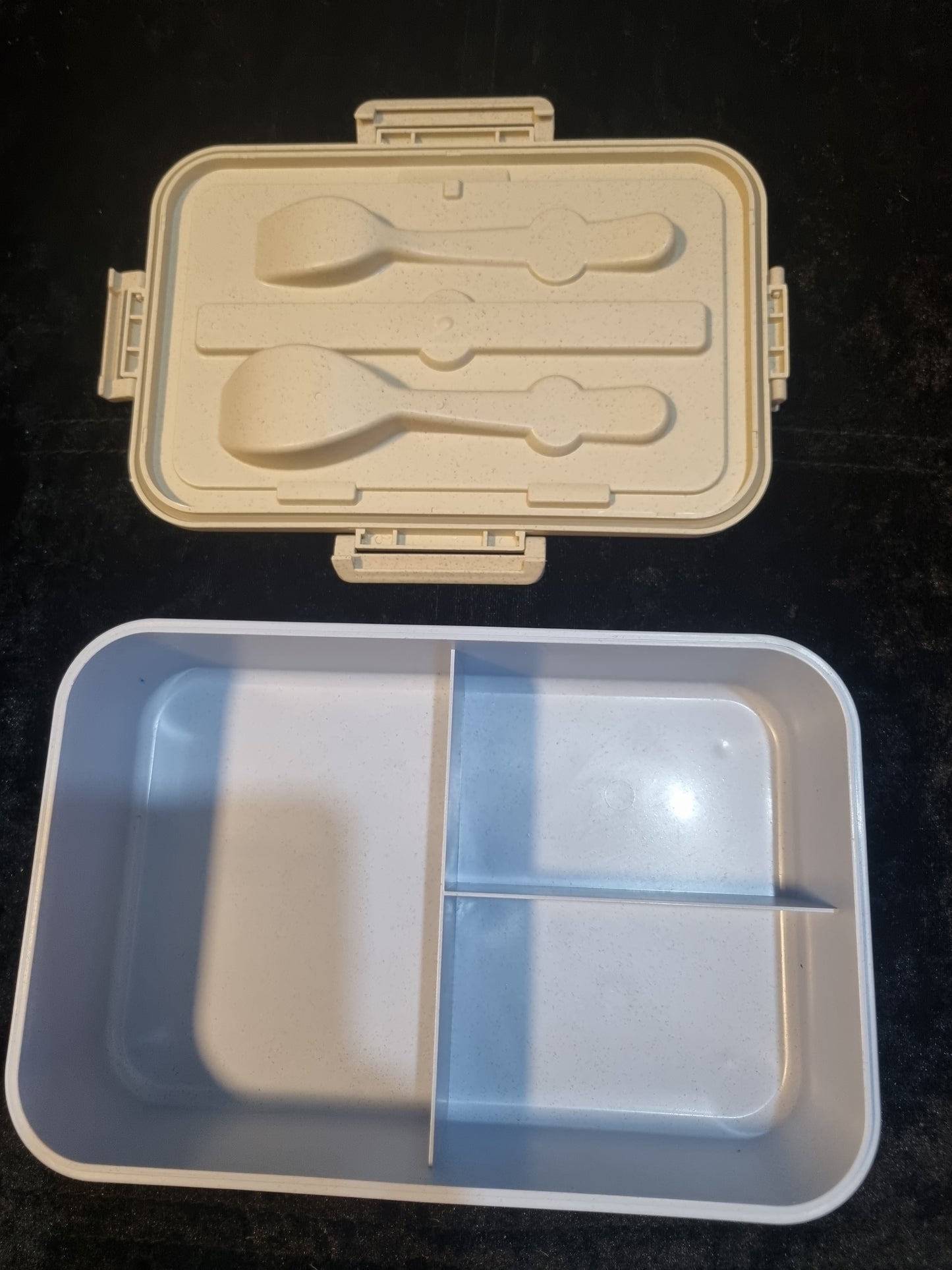 Lunchbox, with built in cutlery