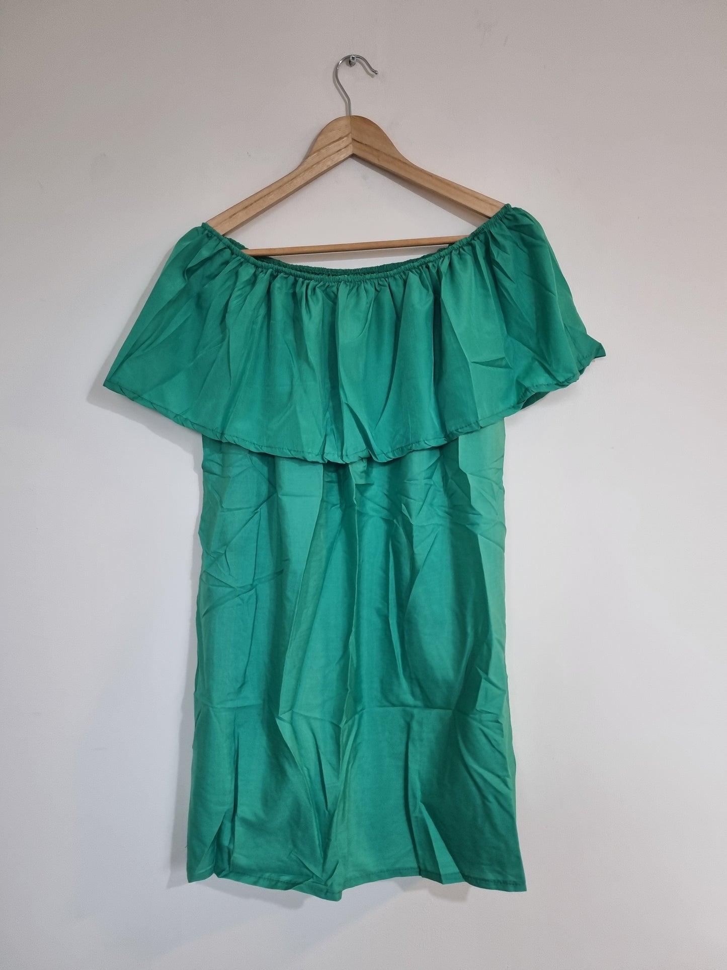 Small/medium plain green dress
