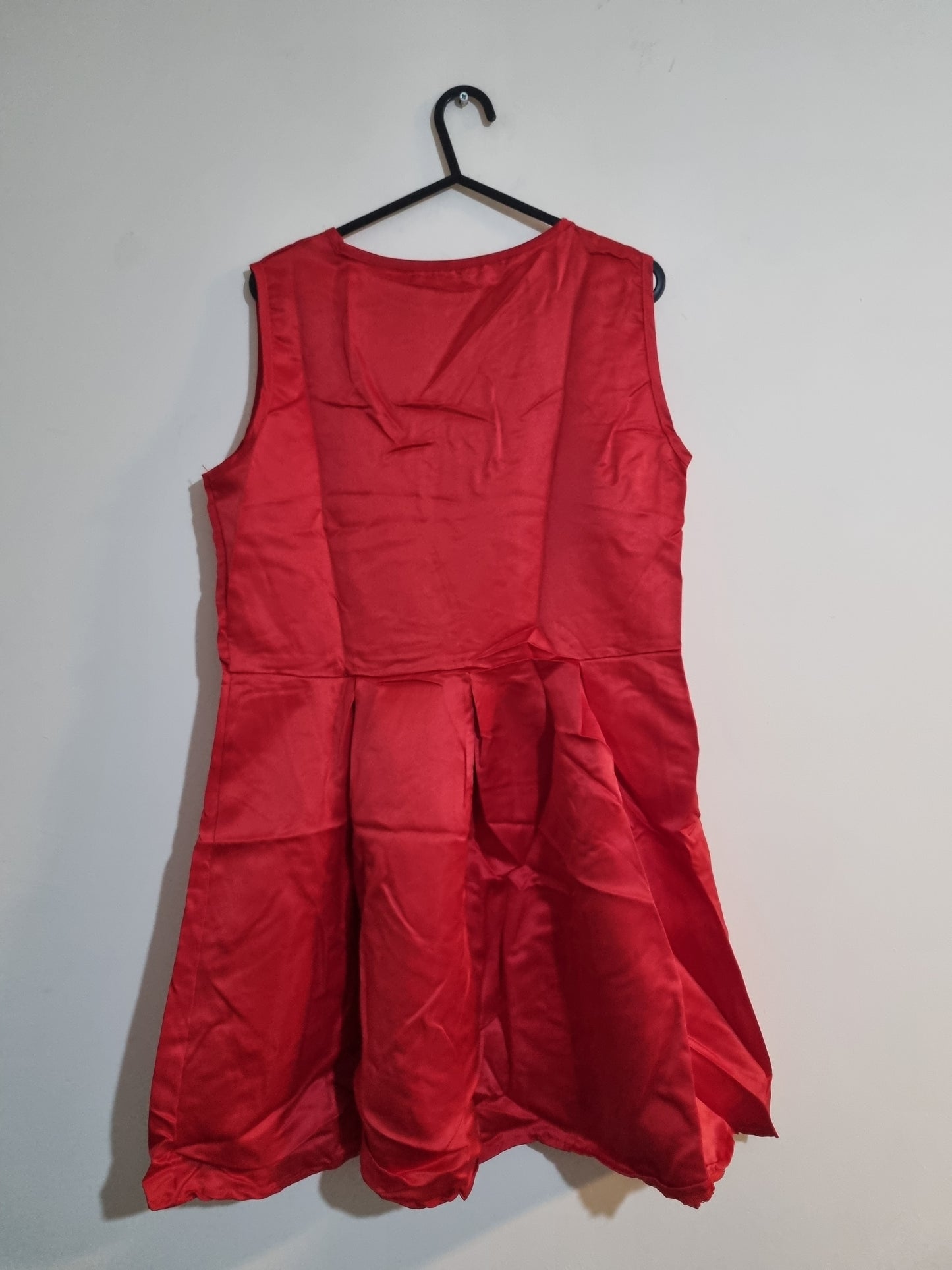 WOMEN'S MEDIUM RED MIDI DRESS