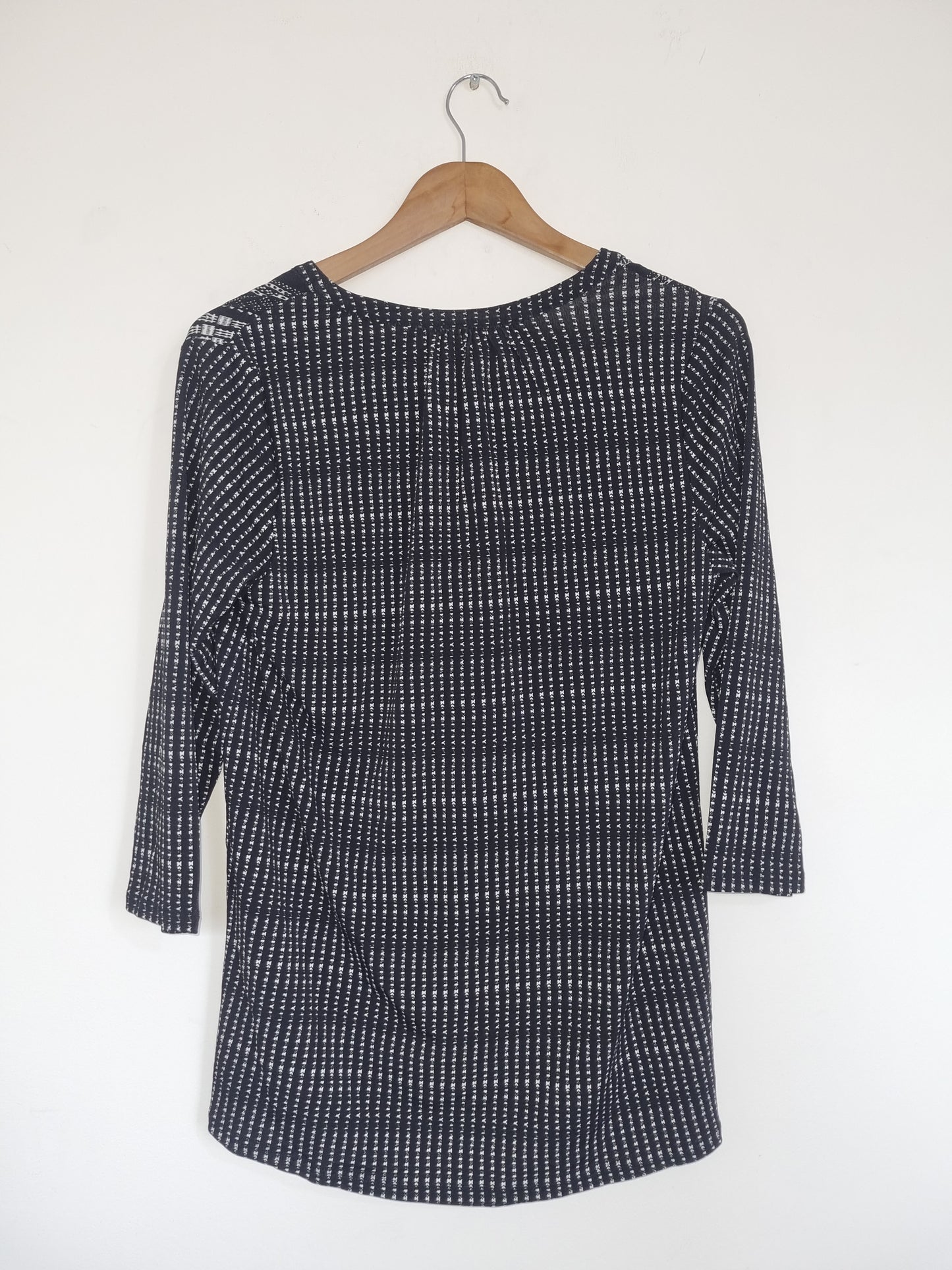 Women's Medium Black/White pattern Top