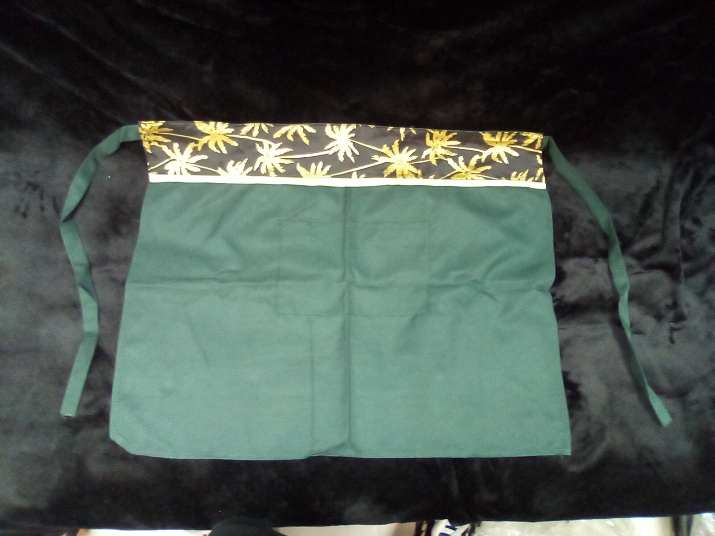 ADULT'S LARGE GREEN APRON WITH GOLD PALM TREE'S