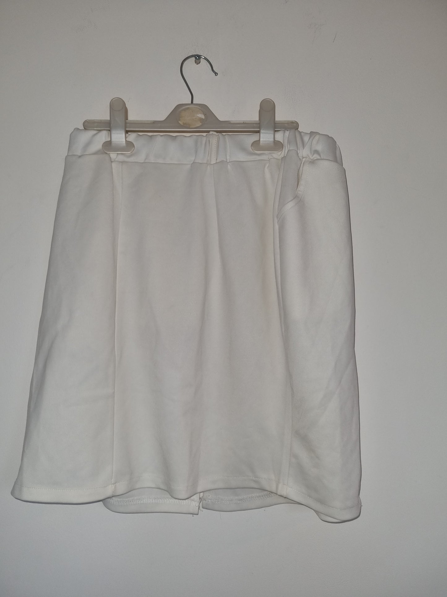 Women's medium-large cream skirt