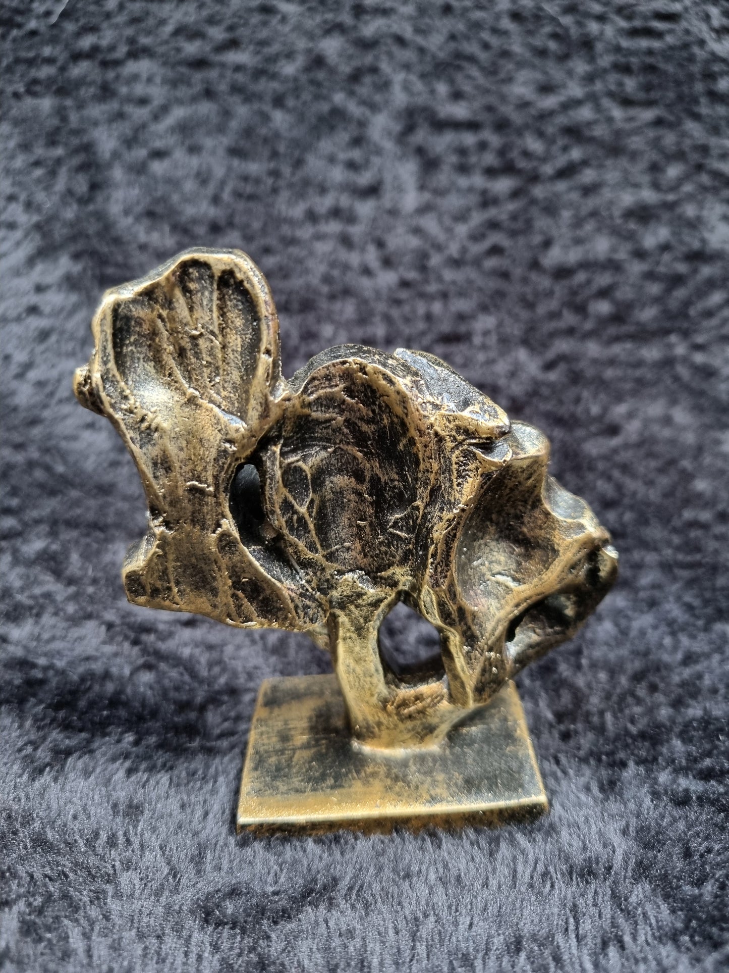 3 laughing heads mini statue