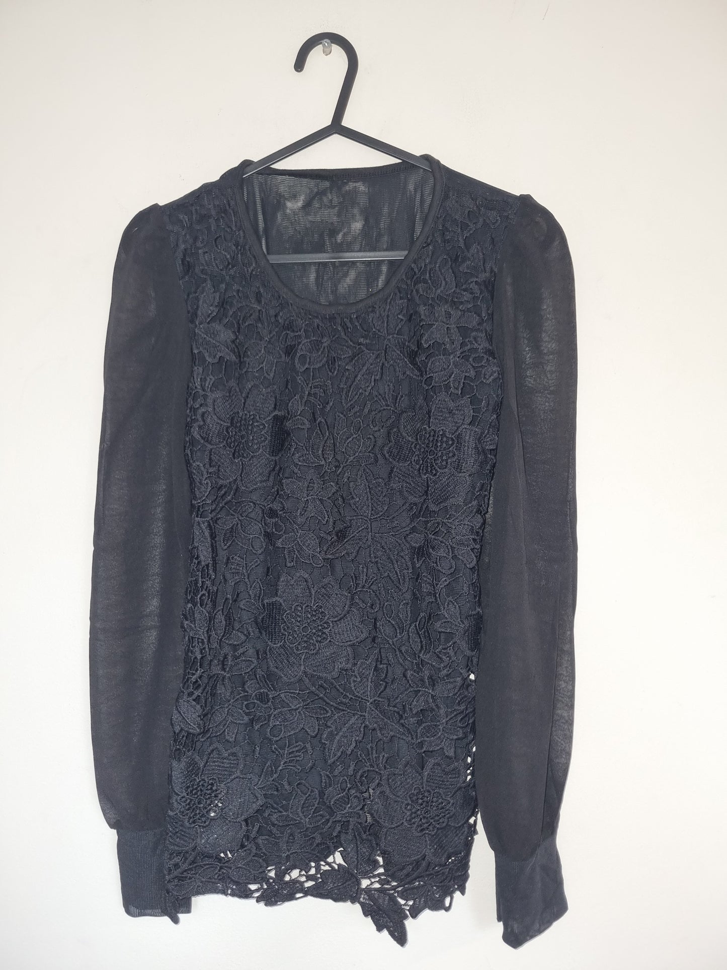 Women's small black top