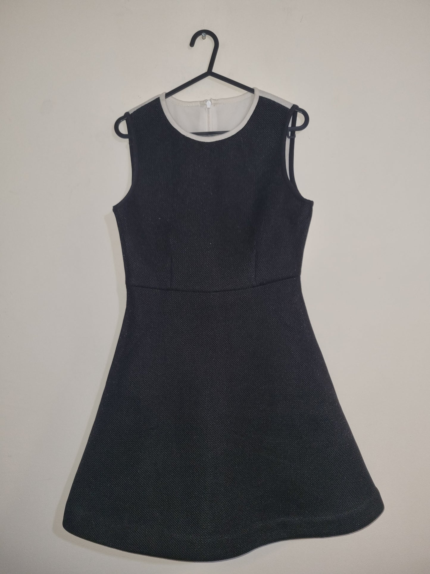 Small black/white dress