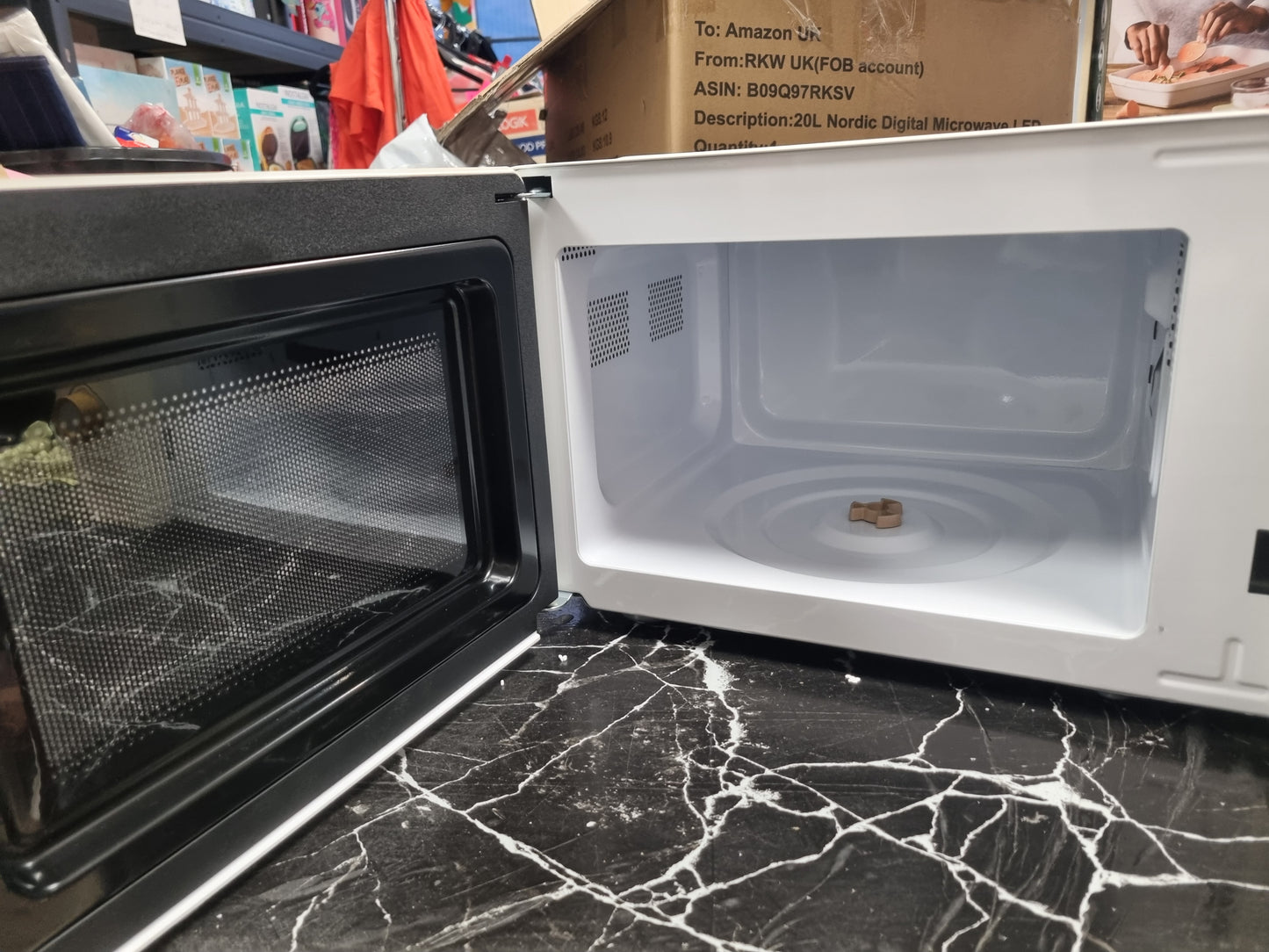SWAN 20L 800W DIGITAL MICROWAVE OVEN - MODEL NO. B09Q97RKSV - OAT