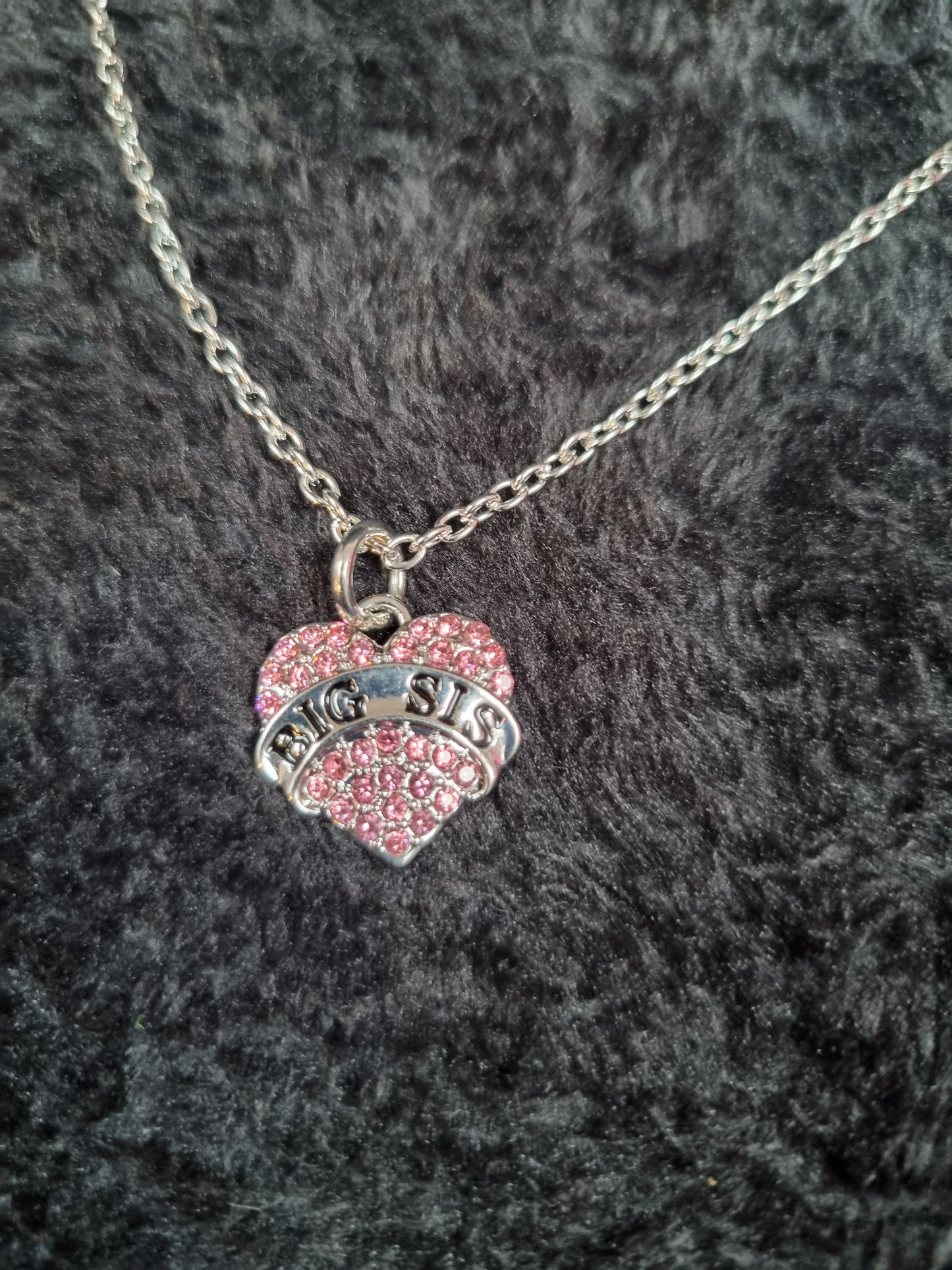 Mom, big sis, lil sis pendants