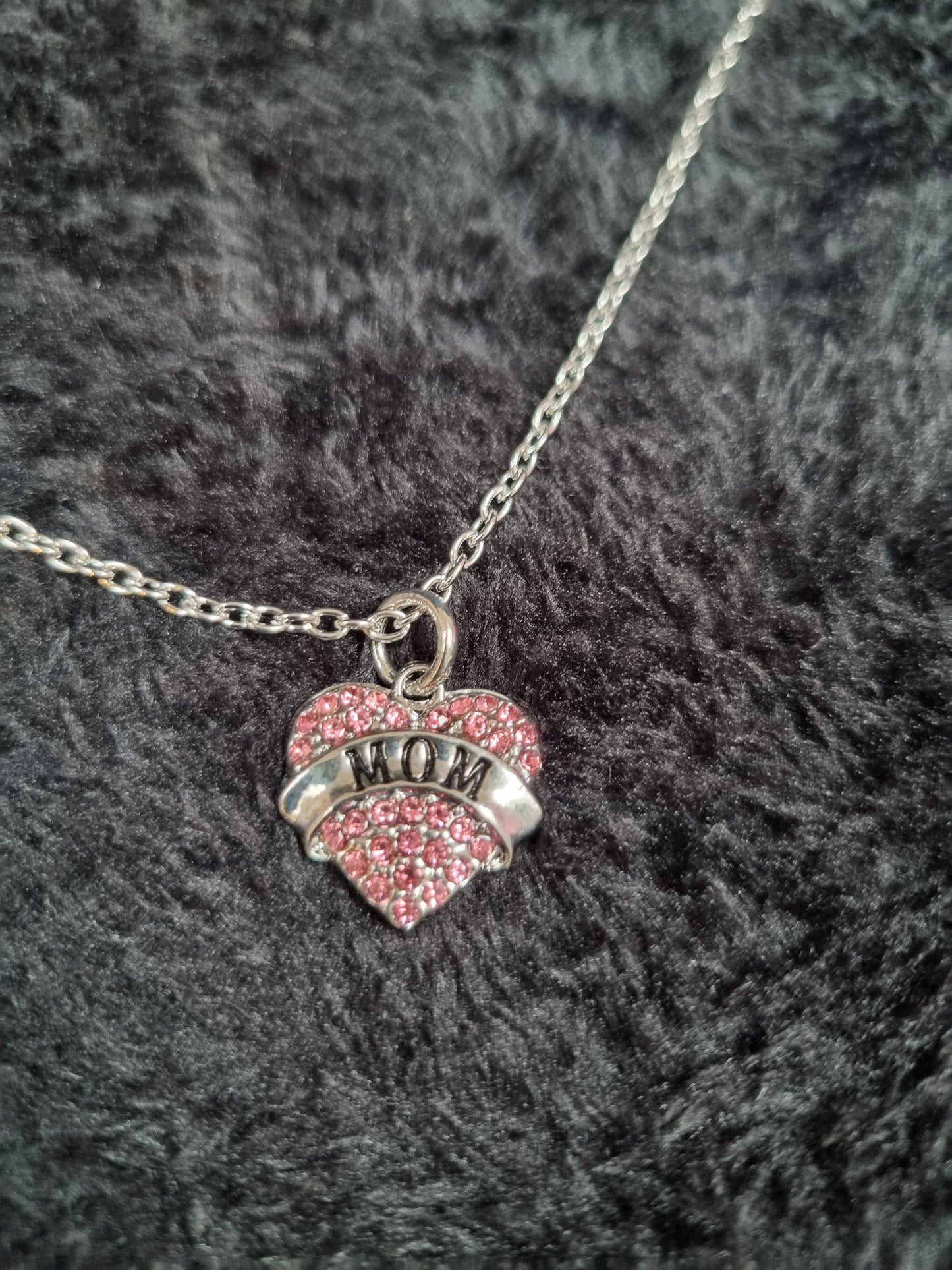 Mom, big sis, lil sis pendants