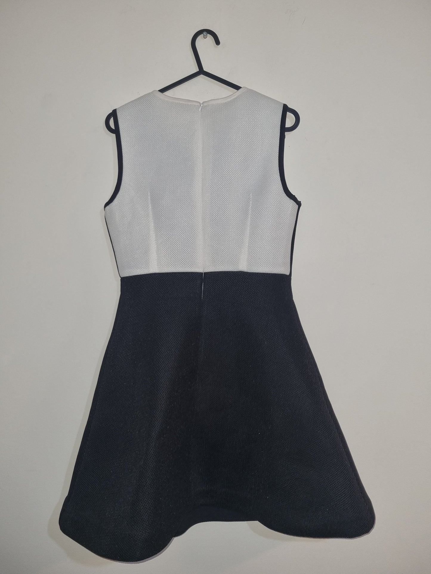 Small black/white dress