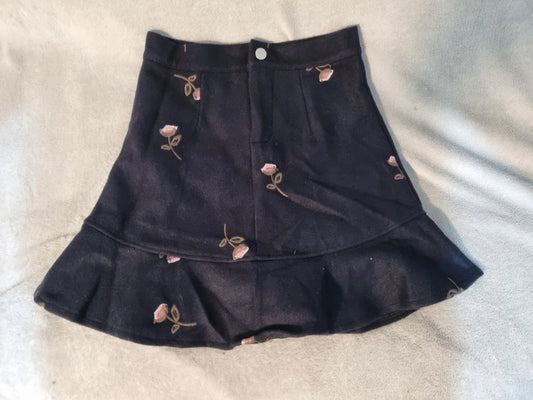 SMALL DARK BLUE SKIRT WITH PINK ROSES