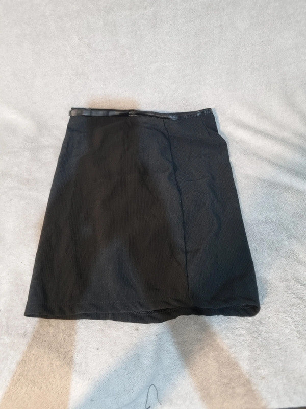 SMALL BLACK PENCIL SKIRT