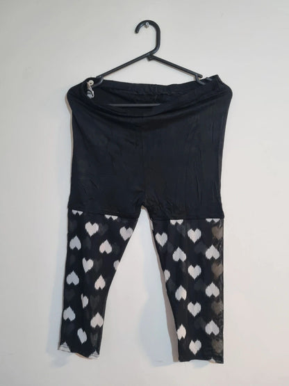 WOMENS SMALL BLACK/HEART PATTERN LEGGINGS