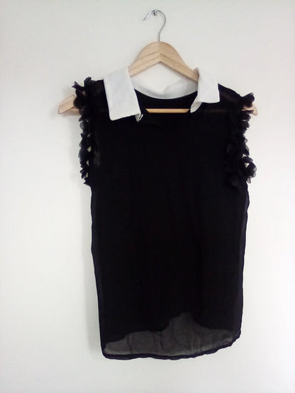 small women's black/ white collared vest/top