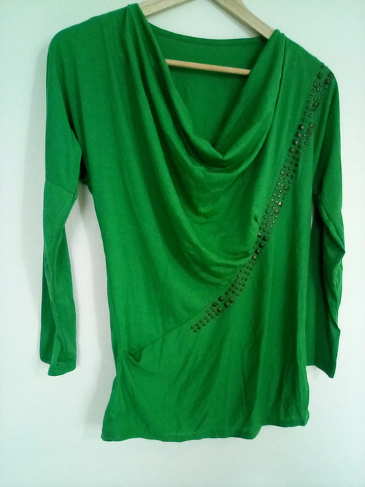 medium women's green long-sleeved top