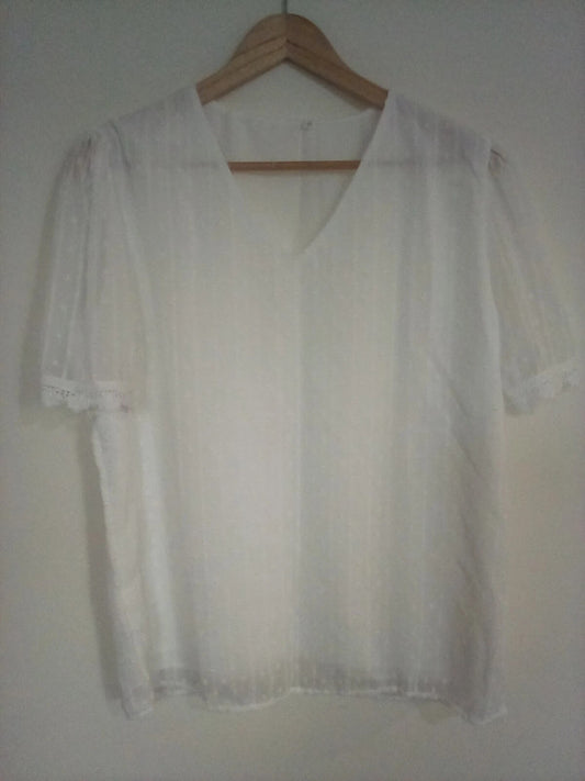 Xl white women's white short sleeved blouse