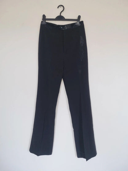 SIZE 28 WOMENS BLACK TROUSERS WITH A BIRD PATTERN ON SIDE