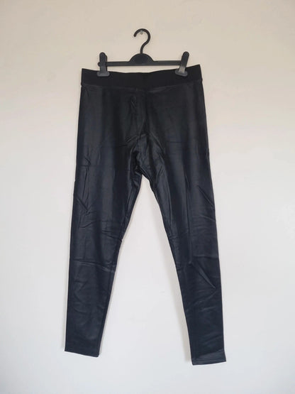 MEDIUM WOMENS BLACK PU, FAUX LEATHER PANTS