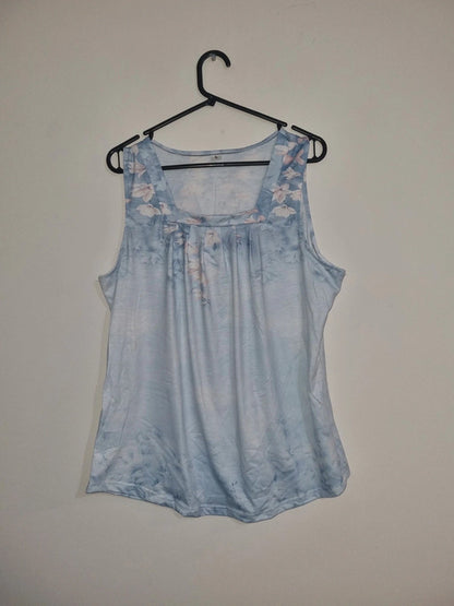 LARGE WOMENS WHITE/BLUE FLORAL TOP