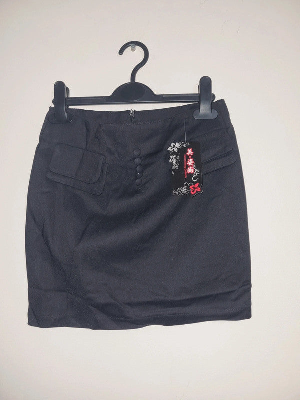LARGE BLACK PENCIL SKIRT