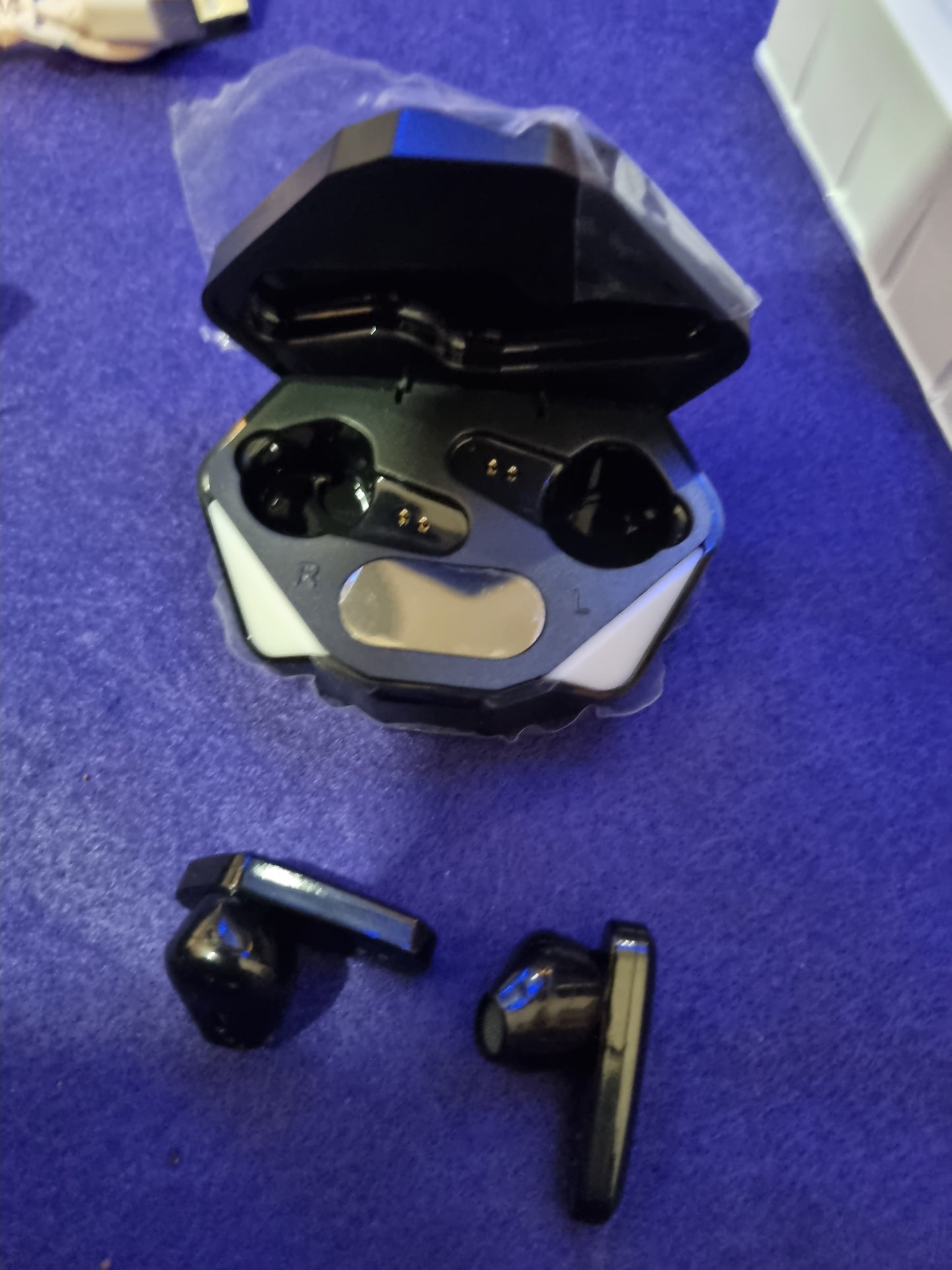 X15 AIRPODS