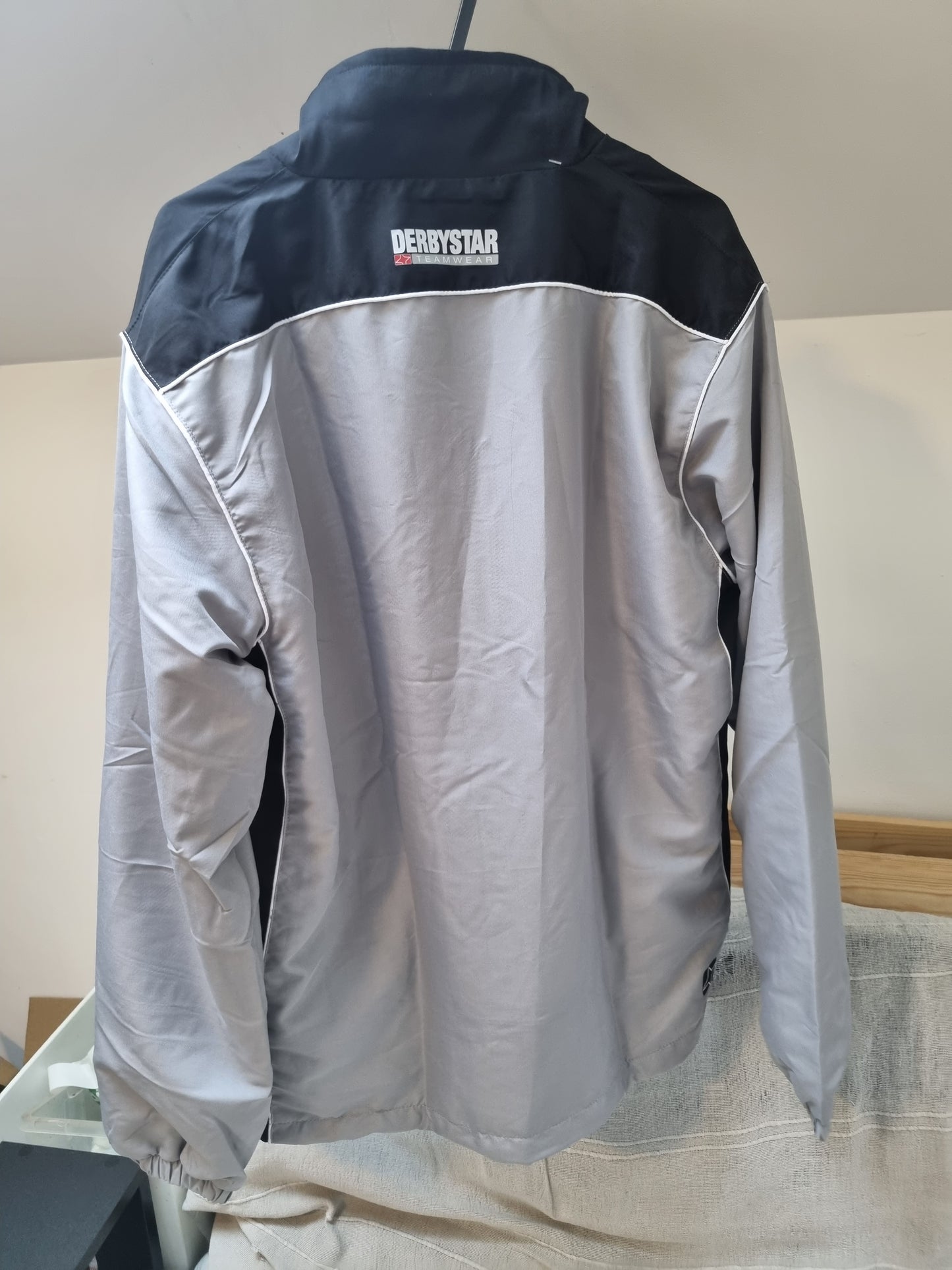 CHILDRENS ZIPPED JACKET