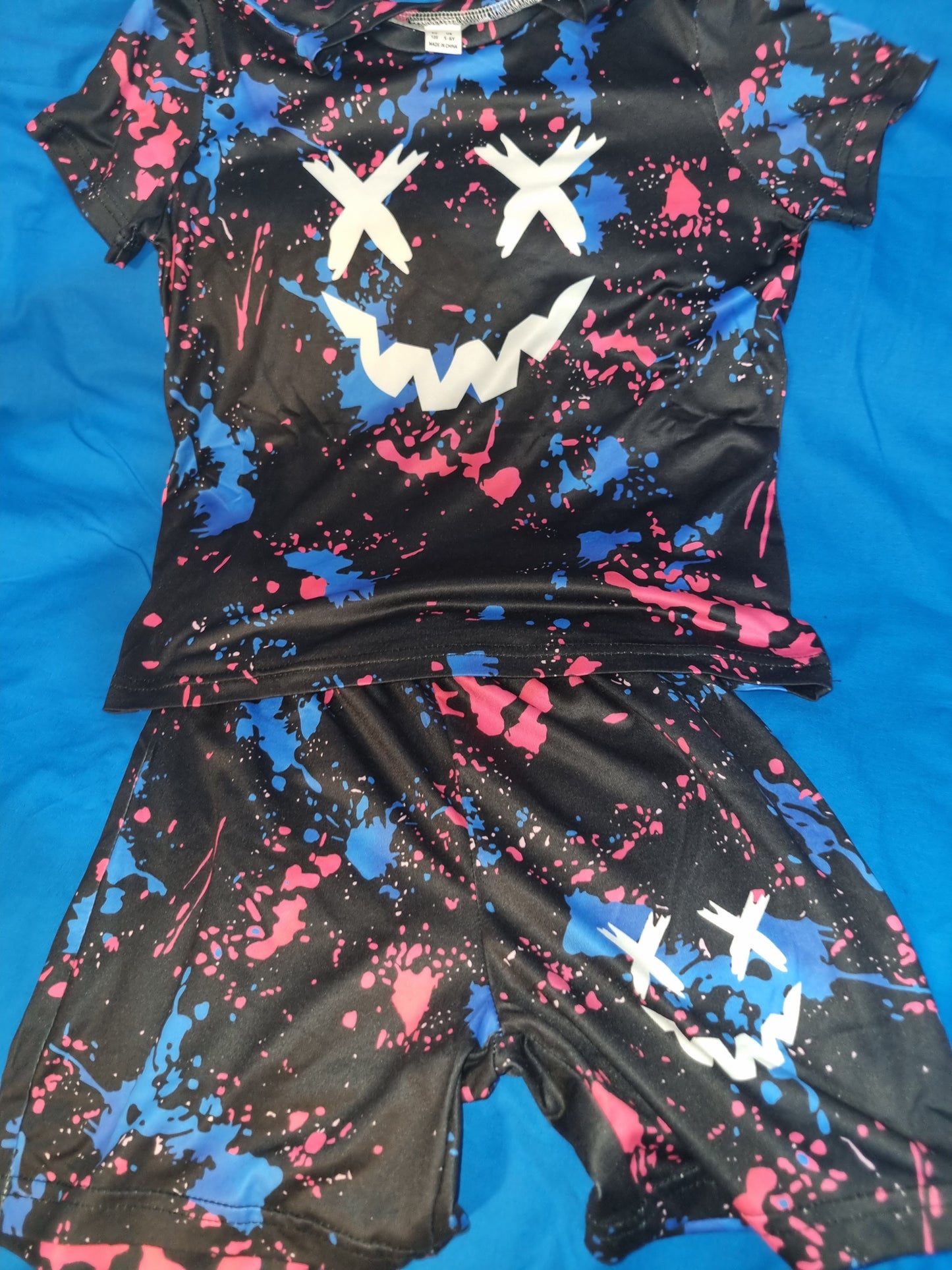 SMILEY KIDS T-SHIRT AND SHORTS