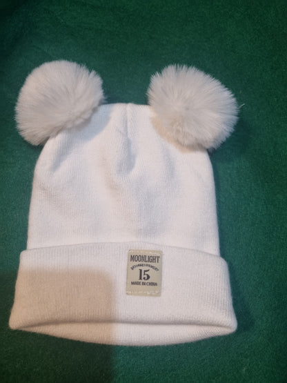 Childrens bobble hat