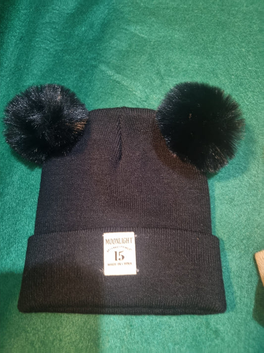 Childrens bobble hat
