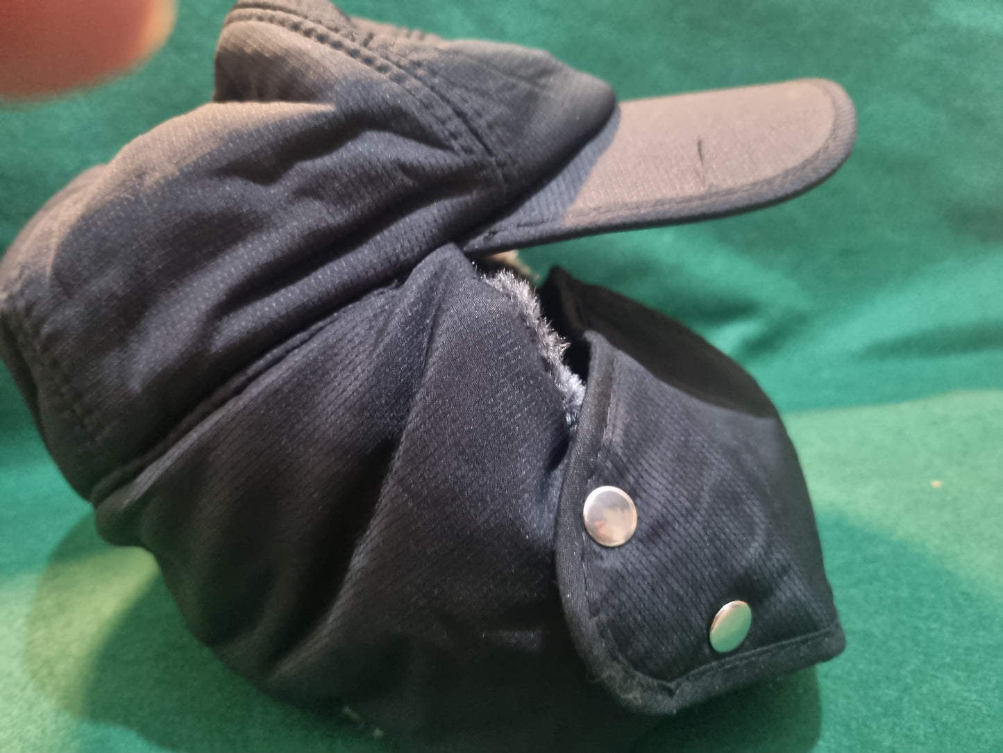 ADULT WINTER HAT WITH MASK