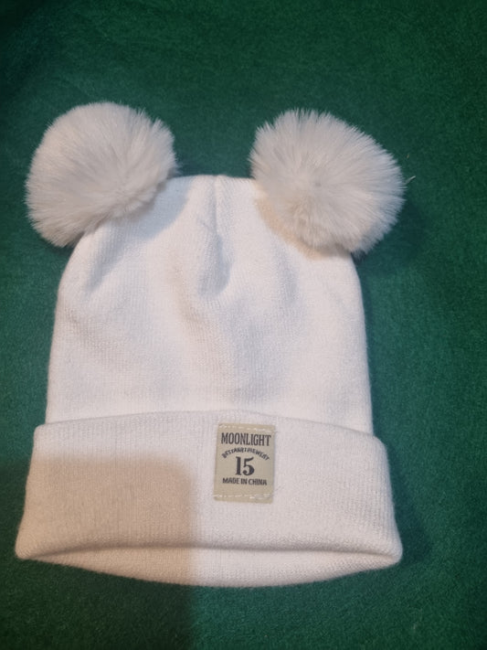 CHILDRENS BOBBLE HAT
