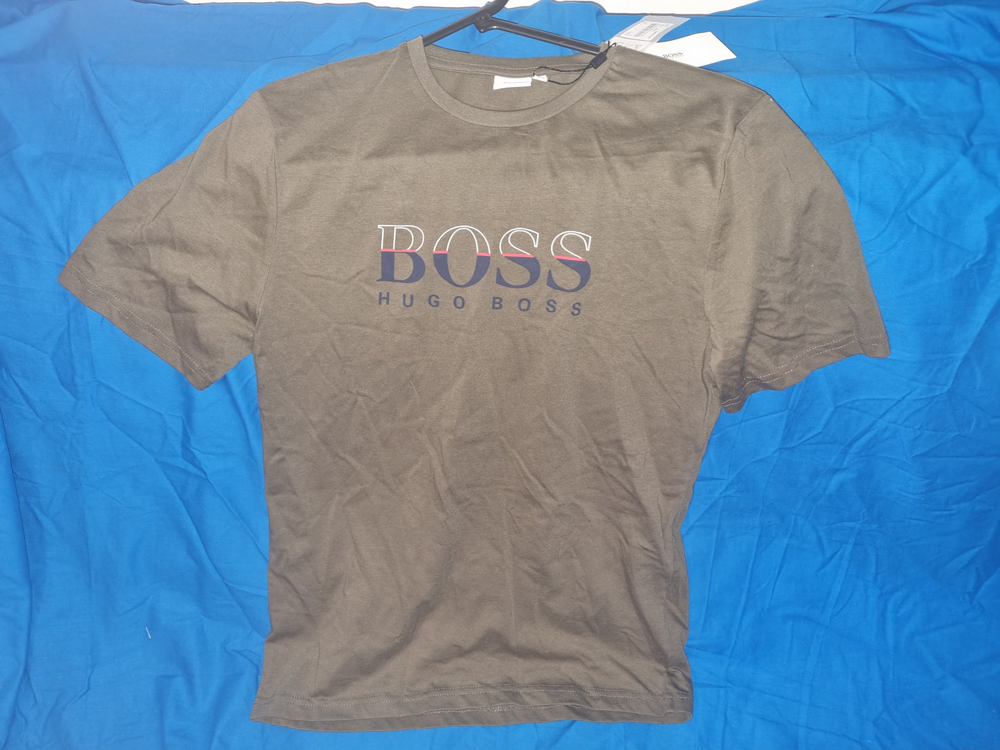MENS HUGO BOSS SMALL T-SHIRT