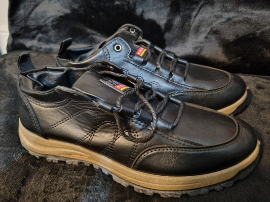 HTF SHOES SIZE 7.5