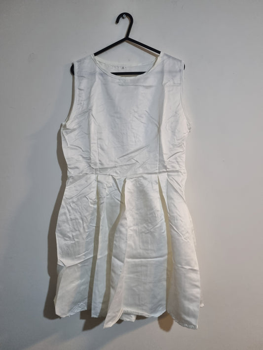 WOMEN'S MEDIUM CREAM MIDI DRESS