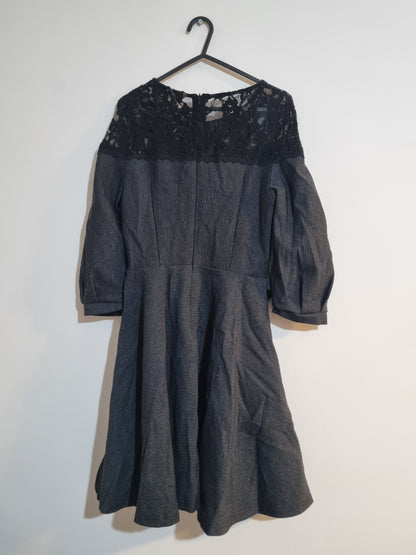 Small Women's black dress