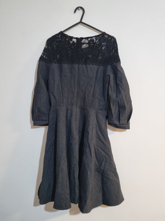 Small Women's black dress