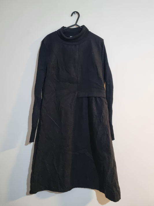 Medium Women's Black Dress